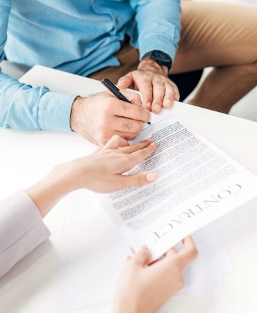 La responsabilité civile est une notion vaste qui comprend tant la responsabilité contractuelle que la responsabilité délictuelle.